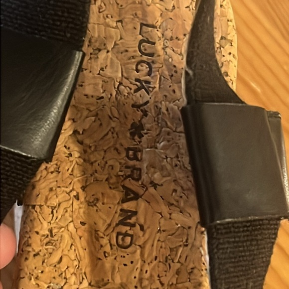 LUCKY BRAND MARLA WEDGE SANDAL Black 10 - Picture 6 of 11